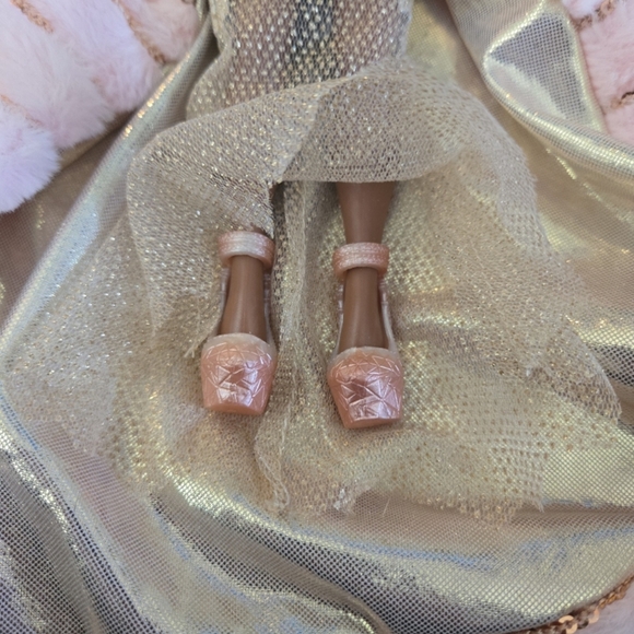 L.O.L. Surprise! Doll with Pink and Gold Outfit - Picture 3 of 4